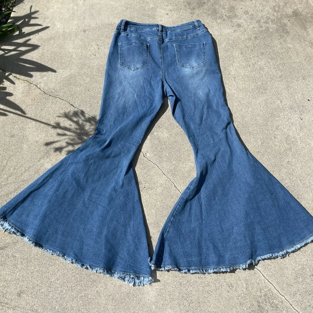 Venus Bell Bottom Denim Pants - Picture 7 of 7